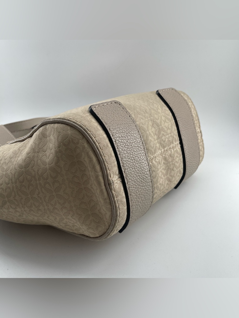 Loewe Anagram Canvas Leather Shoulder Bag - Picture 4 of 16